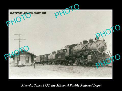 OLD LARGE HISTORIC PHOTO OF RICARDO TEXAS, THE RAILROAD DEPOT STATION c1935