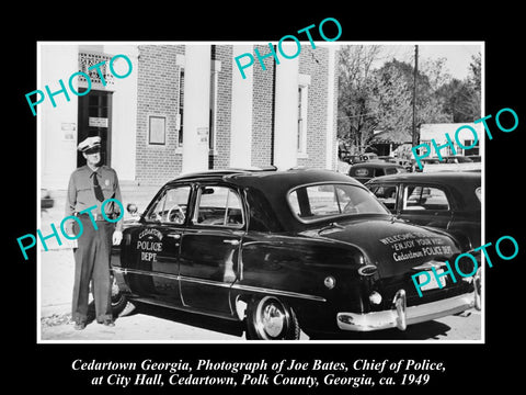 OLD LARGE HISTORIC PHOTO OF CEDARTOWN GEORGIA, THE TOWN POLICE CHIEF & CAR c1949