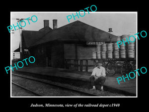 OLD LARGE HISTORIC PHOTO OF JUDSON MINNESOTA, THE RAILROAD DEPOT STATION c1940