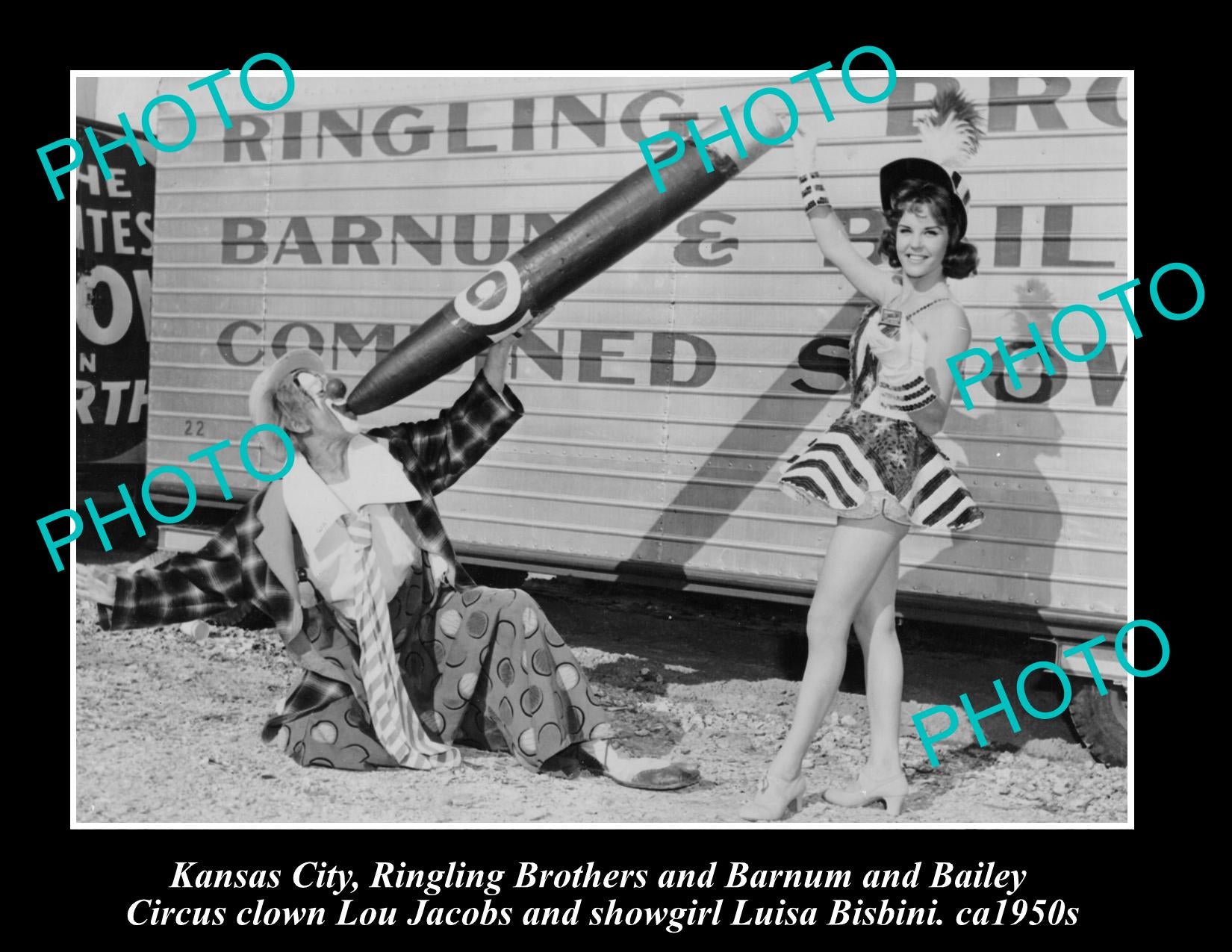 OLD LARGE PHOTO OF KANSAS, RINGLING BROS BARNUM & BAILEY CIRCUS CLOWN c1950s