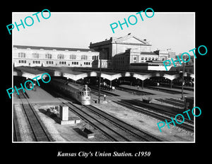 OLD LARGE HISTORIC PHOTO OF KANSAS CITY, UNION RAILWAY STATION c1950s