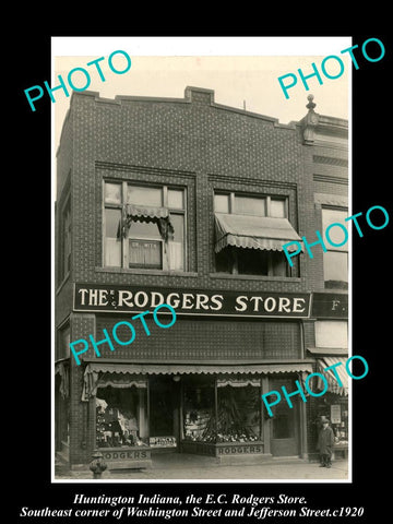 OLD LARGE HISTORIC PHOTO OF HUNTINGTON INDIANA, VIEW OF THE RODGERS STORE c1920