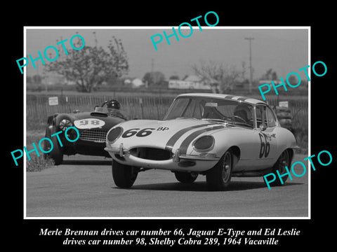 OLD LARGE HISTORIC PHOTO OF MERLE BRENNAN & HIS JAGUAR E TYPE RACE CAR c1964