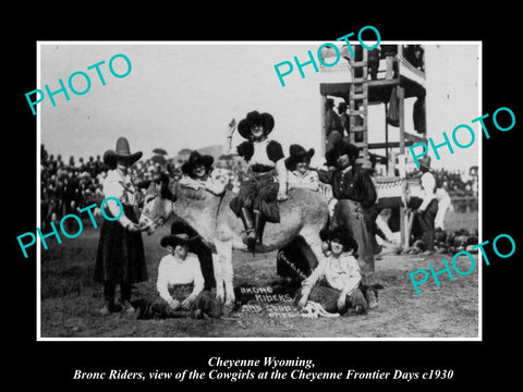 OLD HISTORIC PHOTO OF CHEYENNE WYOMING, BRONC COWGIRLS, FRONTIER DAYS c1930