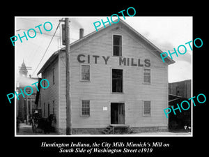 OLD LARGE HISTORIC PHOTO OF HUNTINGTON INDIANA, THE CITY MILLS STORE c1910