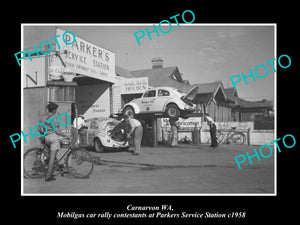 OLD HISTORIC PHOTO OF CARNARVON WA, THE MOBIL GAS RALLY, PARKERS GARAGE c1958