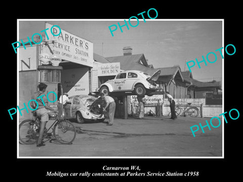 OLD HISTORIC PHOTO OF CARNARVON WA, THE MOBIL GAS RALLY, PARKERS GARAGE c1958