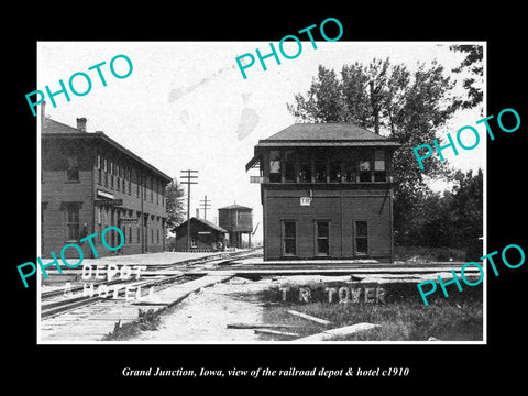 OLD LARGE HISTORIC PHOTO OF GRAND JUNCTION IOWA, THE HOTEL & RAILROAD DEPOT 1910