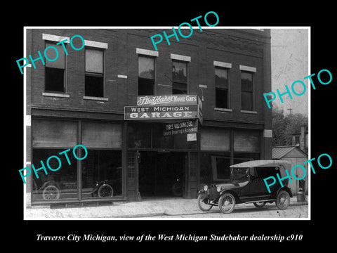 OLD LARGE HISTORIC PHOTO OF TRAVERSE CITY MICHIGAN STUDEBAKER DEALERSHIP c1910