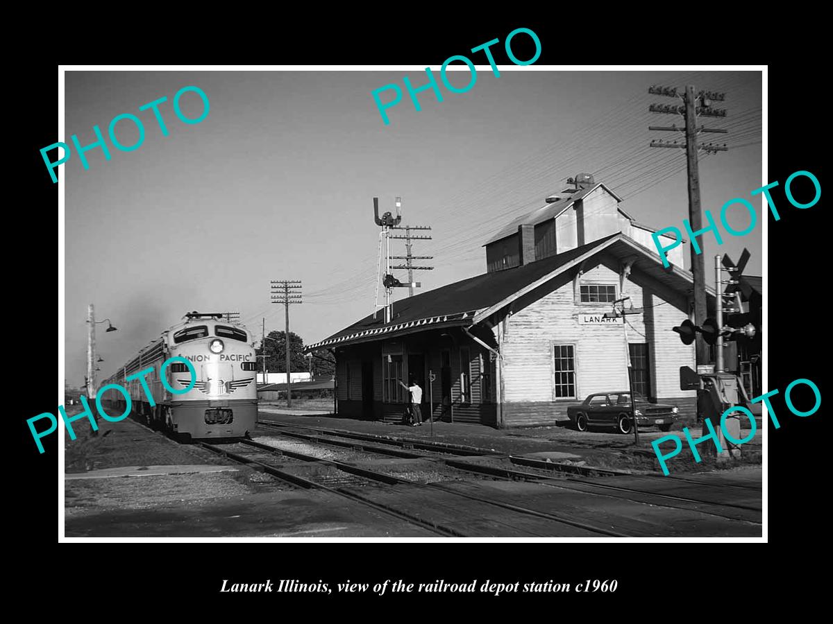 OLD LARGE HISTORIC PHOTO OF LANARK ILLINOIS, THE RAILROAD DEPOT STATION c1960