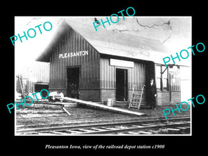 OLD LARGE HISTORIC PHOTO OF PLEASANTON IOWA, THE RAILROAD DEPOT STATION c1900