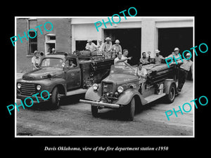 OLD LARGE HISTORIC PHOTO OF DAVIS OKLAHOMA, THE FIRE DEPARTMENT TRUCKS c1950