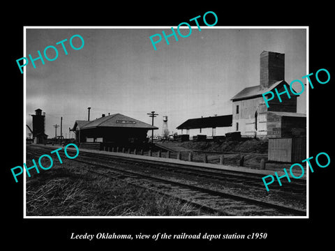 OLD LARGE HISTORIC PHOTO OF LEEDY OKLAHOMA, THE RAILROAD DEPOT STATION c1950