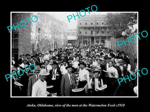 OLD LARGE HISTORIC PHOTO OF ATOKA OKLAHOMA, MEN AT THE WATERMELON FEED c1910