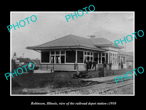 OLD LARGE HISTORIC PHOTO OF ROBINSON ILLINOIS, THE RAILROAD DEPOT STATION c1910