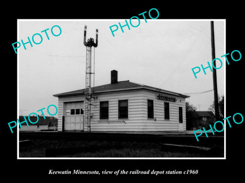 OLD LARGE HISTORIC PHOTO OF KEEWATIN MINNESOTA, THE RAILROAD DEPOT STATION c1960