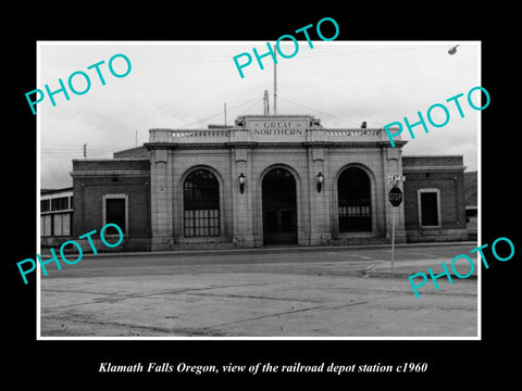 OLD LARGE HISTORIC PHOTO OF KLAMATH FALLS OREGON RAILROAD DEPOT STATION c1960