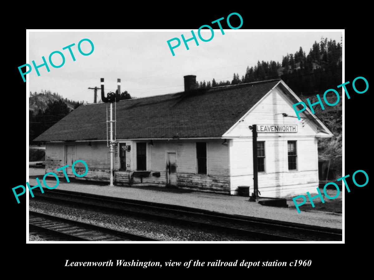 OLD LARGE HISTORIC PHOTO OF LEAVENWORTH WASHINGTON RAILROAD DEPOT STATION c1960