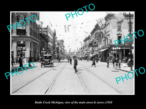 OLD LARGE HISTORIC PHOTO OF BATTLE CREEK MICHIGAN, VIEW OF MAIN St & STORES 1920