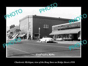 OLD LARGE HISTORIC PHOTO OF CHARLEVOIX MICHIGAN, DRUG STORE ON BRIDGE St c1950