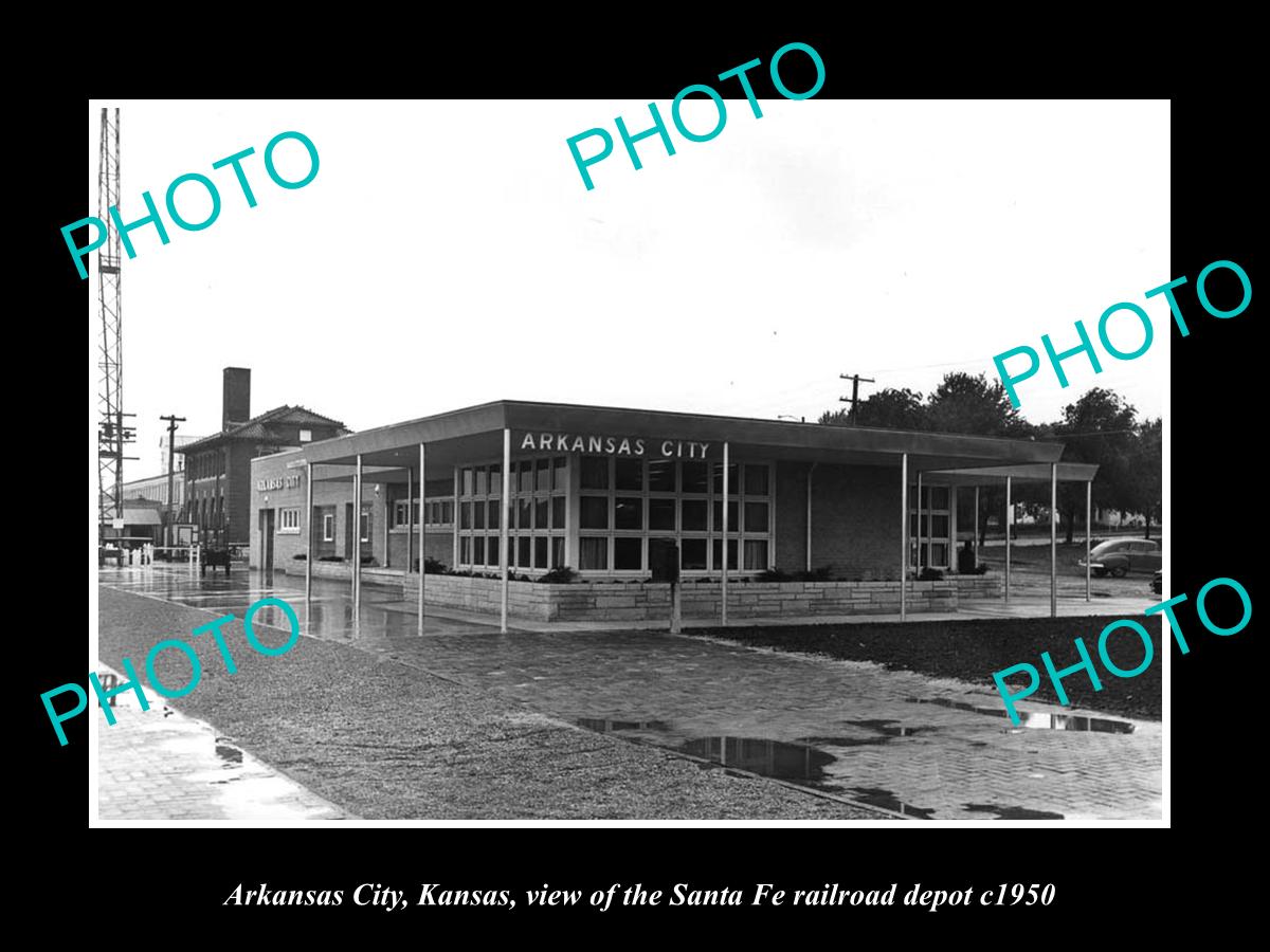 OLD LARGE HISTORIC PHOTO OF ARKANSAS CITY KANSAS, SANTA FE RAILROAD DEPOT c1950