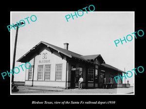 OLD LARGE HISTORIC PHOTO OF BLEDSOE TEXAS, THE SANTA FE RAILROAD DEPOT c1930