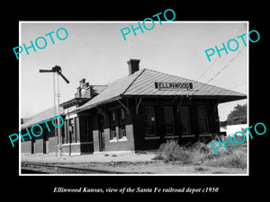 OLD LARGE HISTORIC PHOTO OF ELLINWOOD KANSAS, THE SANTA FE RAILROAD DEPOT c1950