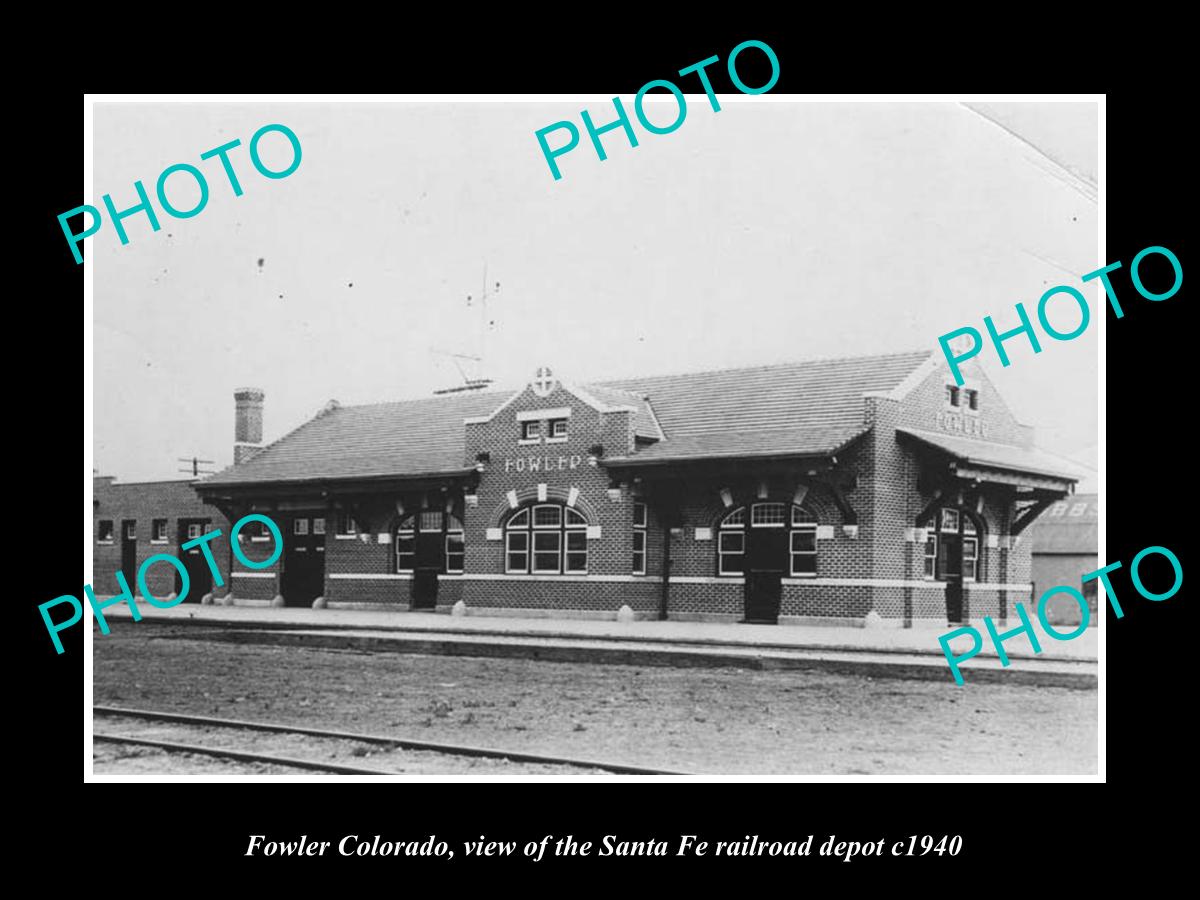 OLD LARGE HISTORIC PHOTO OF FOWLER COLORADO, THE SANTA FE RAILROAD DEPOT c1940