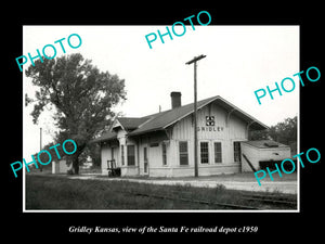 OLD LARGE HISTORIC PHOTO OF GRIDLEY KANSAS, THE SANTA FE RAILROAD DEPOT c1950