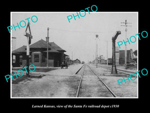 OLD LARGE HISTORIC PHOTO OF LARNED KANSAS, THE SANTA FE RAILROAD DEPOT c1930