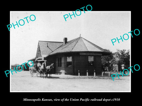 OLD LARGE HISTORIC PHOTO OF MINNEAPOLIS KANSAS THE SANTA FE RAILROAD DEPOT c1910