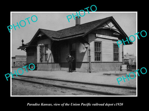 OLD LARGE HISTORIC PHOTO OF PARADISE KANSAS, THE SANTA FE RAILROAD DEPOT c1920