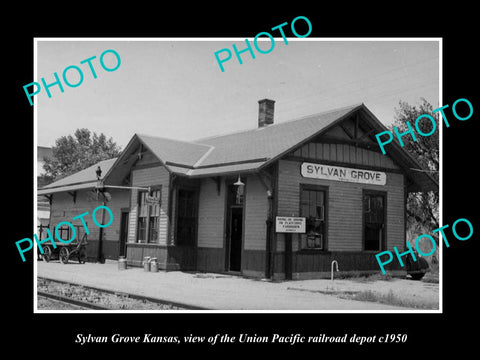 OLD LARGE HISTORIC PHOTO OF SYLVAN GROVE KANSAS, THE UP RAILROAD DEPOT c1950