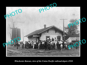 OLD LARGE HISTORIC PHOTO OF WINCHESTER KANSAS, UNION PACIFIC RAILROAD DEPOT 1910