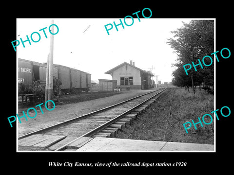 OLD LARGE HISTORIC PHOTO OF WHITE CITY KANSAS, THE RAILROAD DEPOT STATION c1920