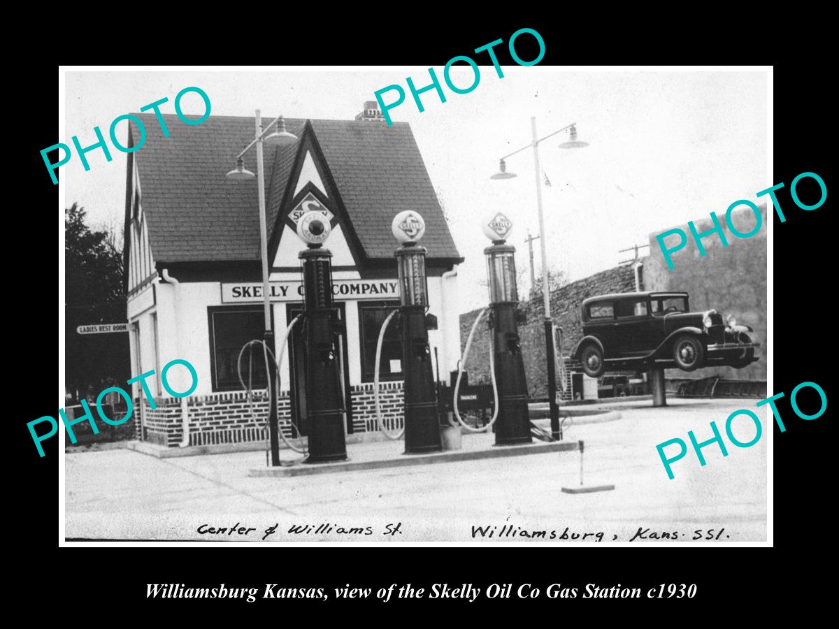 OLD LARGE HISTORIC PHOTO OF WILLIAMSBURG KANSAS, THE SKELLY OIL GAS STATION 1930