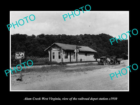 OLD LARGE HISTORIC PHOTO OF ALUM CREEK WEST VIRGINIA, THE RAILROAD DEPOT c1930