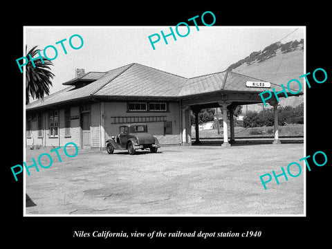 OLD LARGE HISTORIC PHOTO OF NILES CALIFORNIA, THE RAILROAD DEPOT STATION c1940