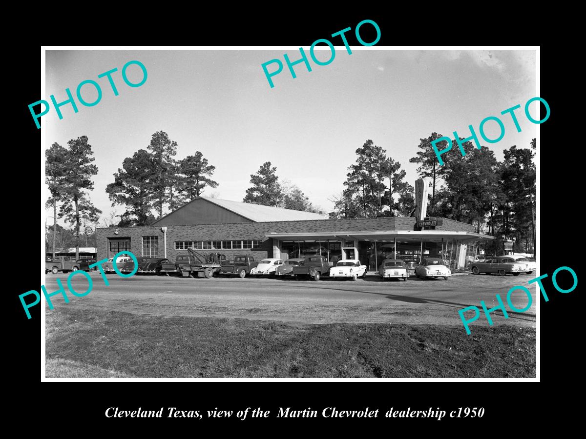 OLD LARGE HISTORIC PHOTO OF CLEVELAND TEXAS, MARTIN CHEVROLET DEALERSHIP c1950