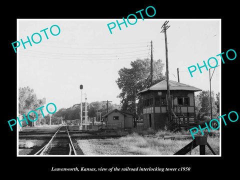 OLD LARGE HISTORIC PHOTO OF LEAVENWORTH KANSAS, THE RAILROAD DEPOT TOWER c1950