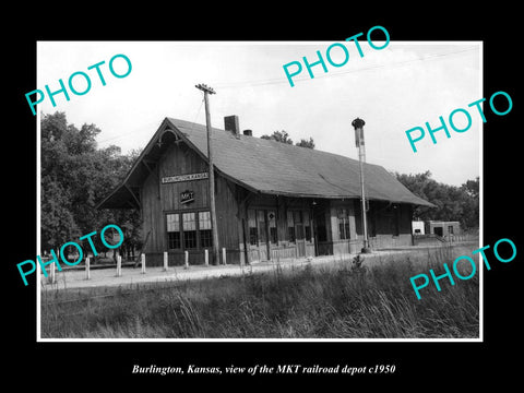 OLD LARGE HISTORIC PHOTO OF BURLINGTON KANSAS, THE MKT RAILROAD STATION c1950