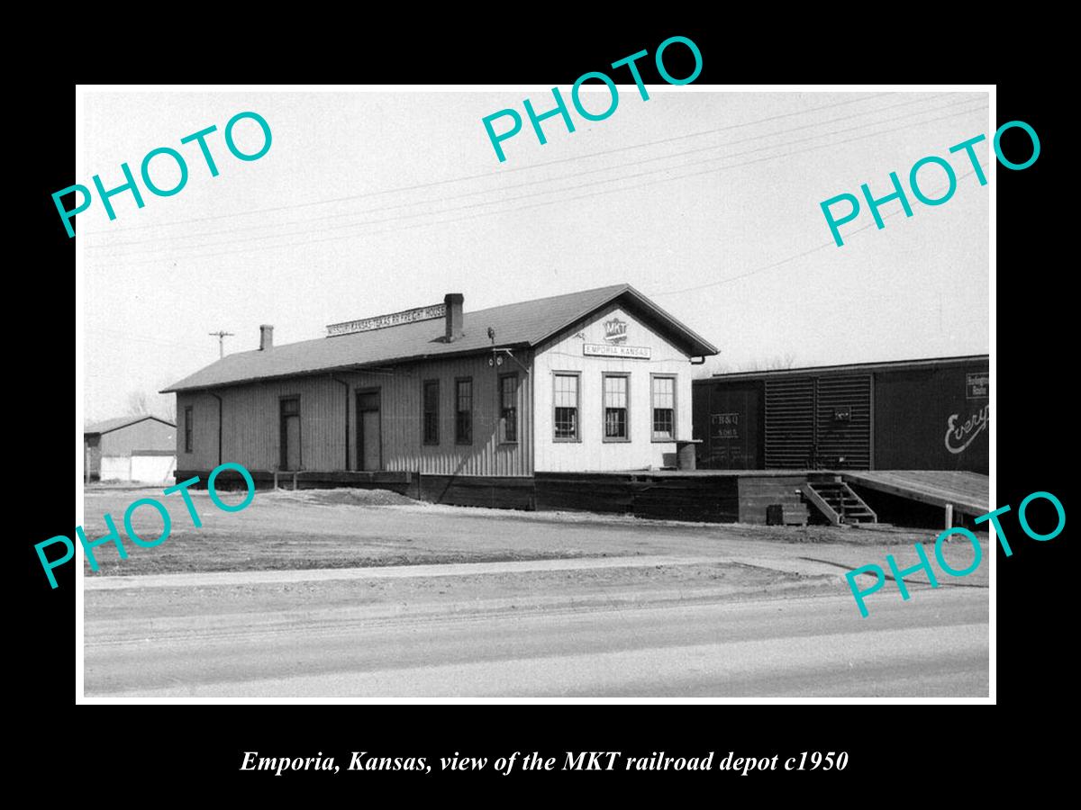 OLD LARGE HISTORIC PHOTO OF EMPORIA KANSAS, THE MKT RAILROAD DEPOT STATION c1950