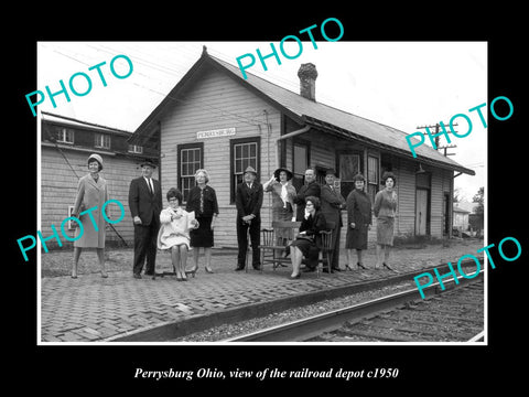 OLD LARGE HISTORIC PHOTO PERRYSVILLE OHIO, VIEW OF THE RAILROAD DEPOT c1950