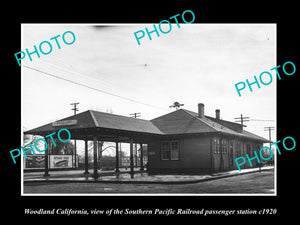 OLD LARGE HISTORIC PHOTO OF WOODLAND CALIFORNIA, THE SP RAILROAD DEPOT c1920