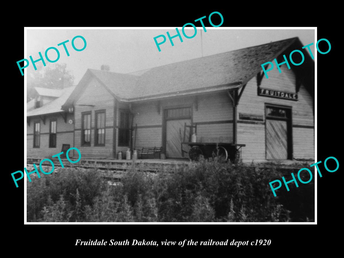 OLD LARGE HISTORIC PHOTO OF FRUITDALE SOUTH DAKOTA, THE RAILROAD DEPOT c1920