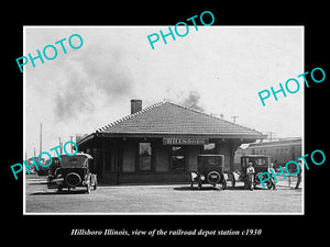 OLD LARGE HISTORIC PHOTO OF HILLSBORO ILLINOIS, VIEW OF THE RAILROAD DEPOT c1930