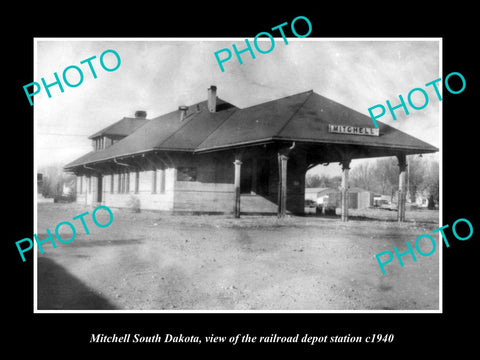 OLD LARGE HISTORIC PHOTO OF MITCHELL SOUTH DAKOTA, RAILROAD DEPOT STATION c1940