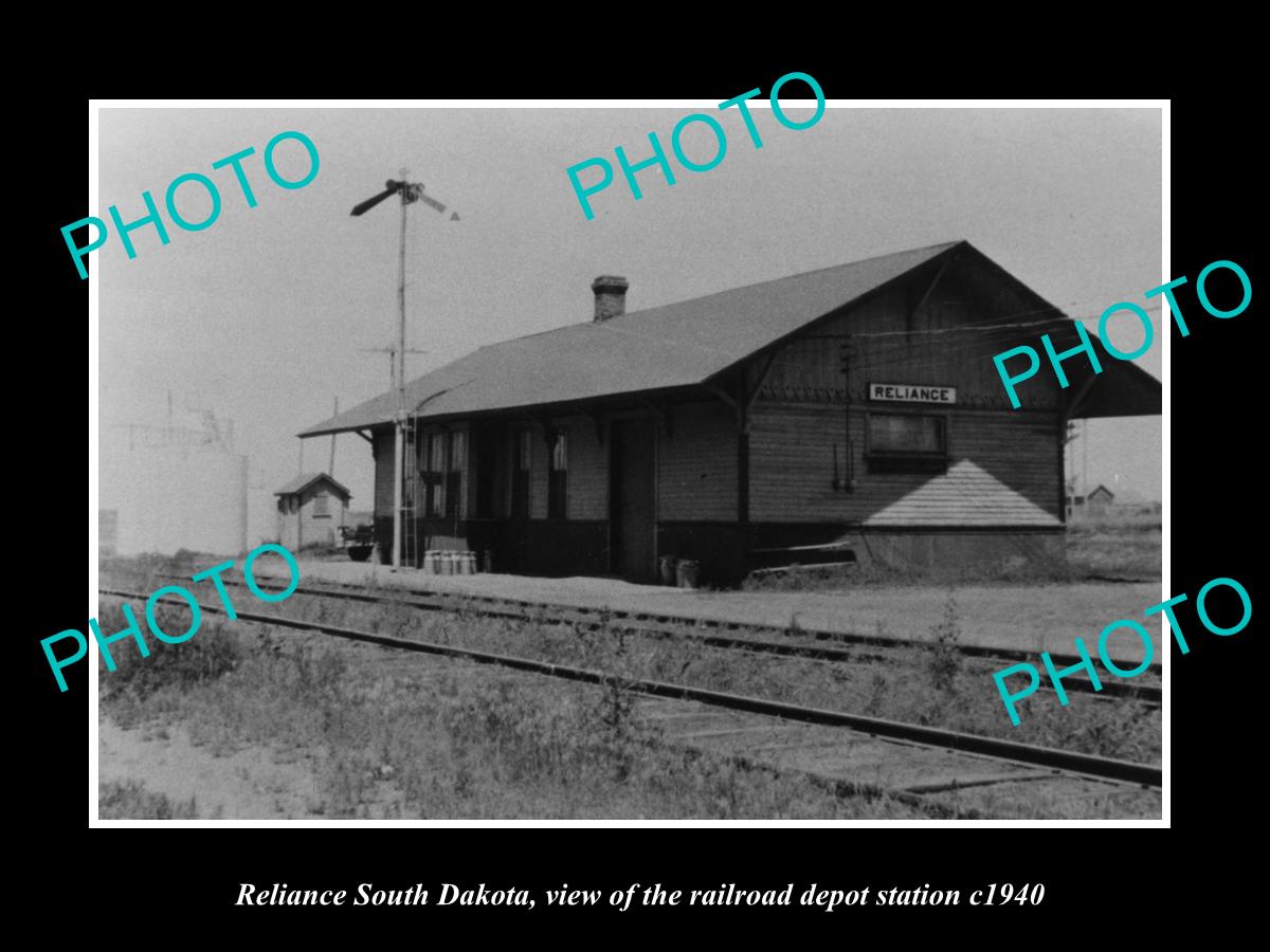 OLD LARGE HISTORIC PHOTO OF RELIANCE SOUTH DAKOTA, RAILROAD DEPOT STATION c1940