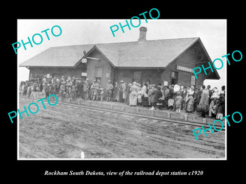 OLD LARGE HISTORIC PHOTO OF ROCKHAM SOUTH DAKOTA, RAILROAD DEPOT STATION c1920