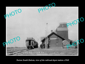 OLD LARGE HISTORIC PHOTO OF TURTON SOUTH DAKOTA, RAILROAD DEPOT STATION c1940